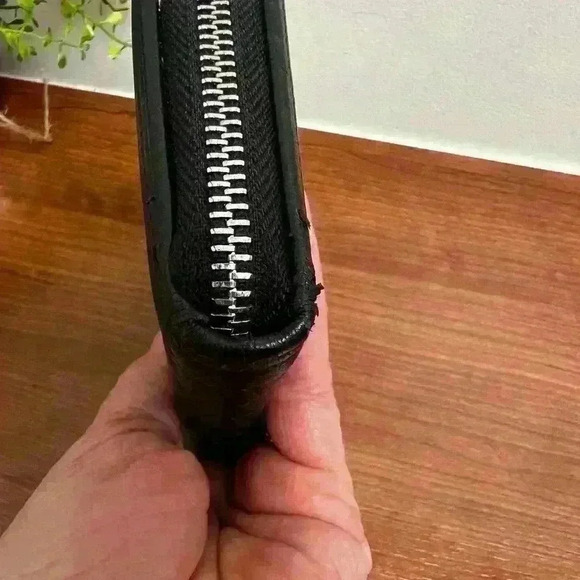 Adrienne Vittadini Studio Zip Around Black Wallet - Picture 3 of 11